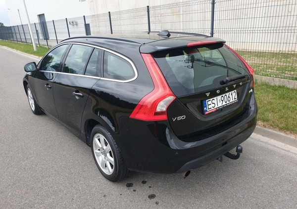 Volvo V60 cena 31909 przebieg: 250000, rok produkcji 2011 z Sieradz małe 301